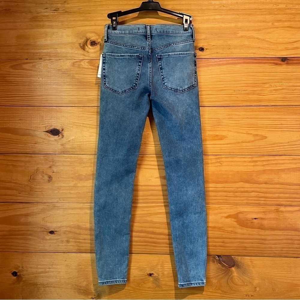 Free People Mid Rise Busted Knee Stretchy Skinny Jeans 24 NWT - Picture 4 of 13